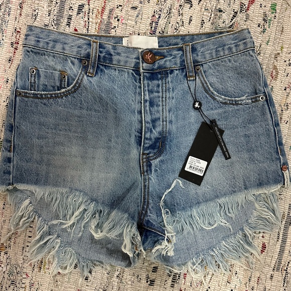 One Teaspoon NWT denim shorts - Picture 4 of 7